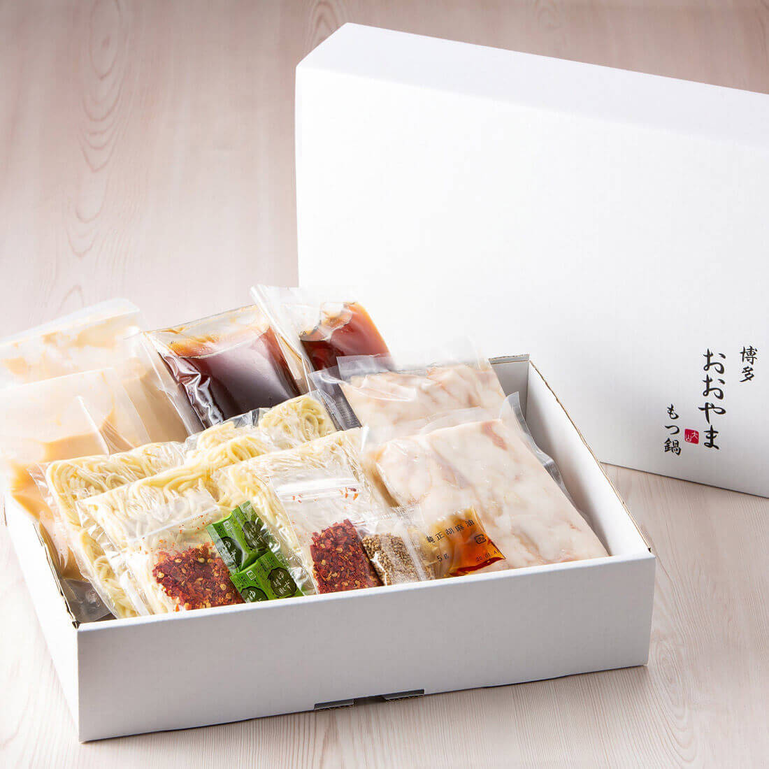 博多もつ鍋おおやま食べ比べセット（みそ・しょうゆ）（短冊のしのみ対応）