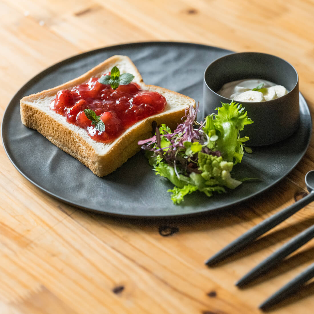 ARAS ウェーブ 大皿（ブラック）×2＋カトラリーセット豪華フルセット