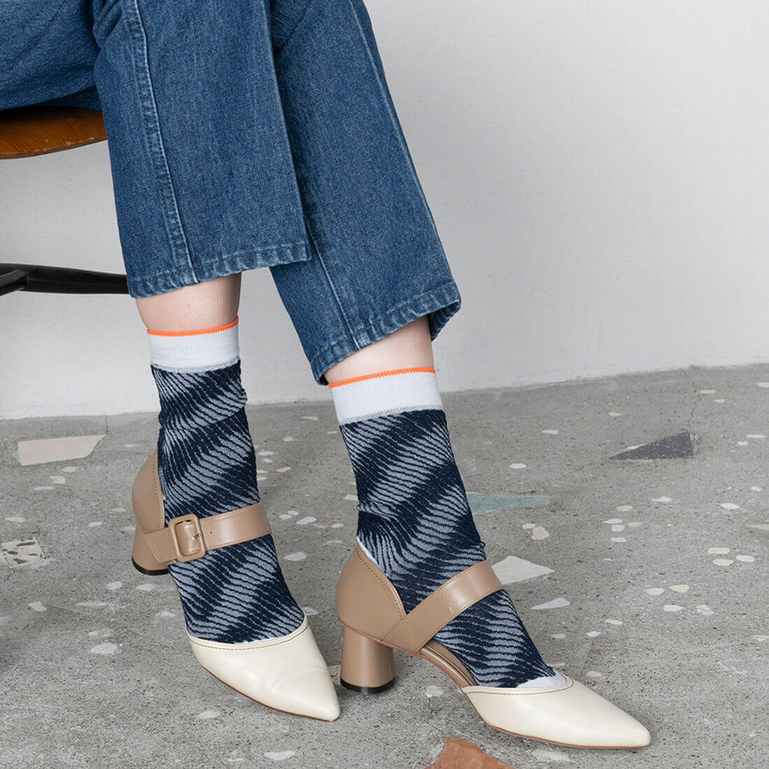 TRICOTE（トリコテ）BUMPYBLURSTRIPESOCKS【ネイビー】