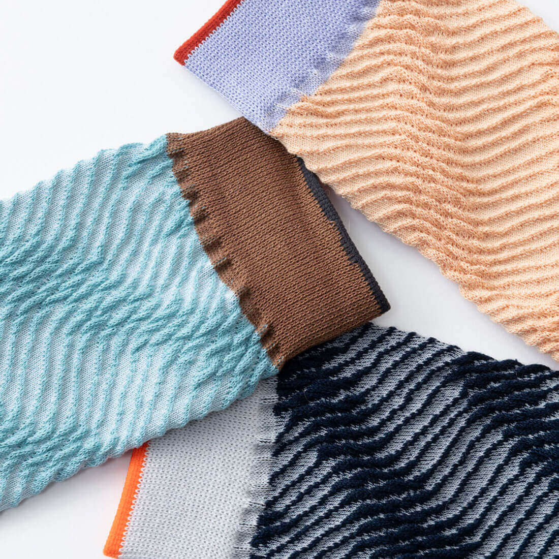 TRICOTE（トリコテ）BUMPYBLURSTRIPESOCKS