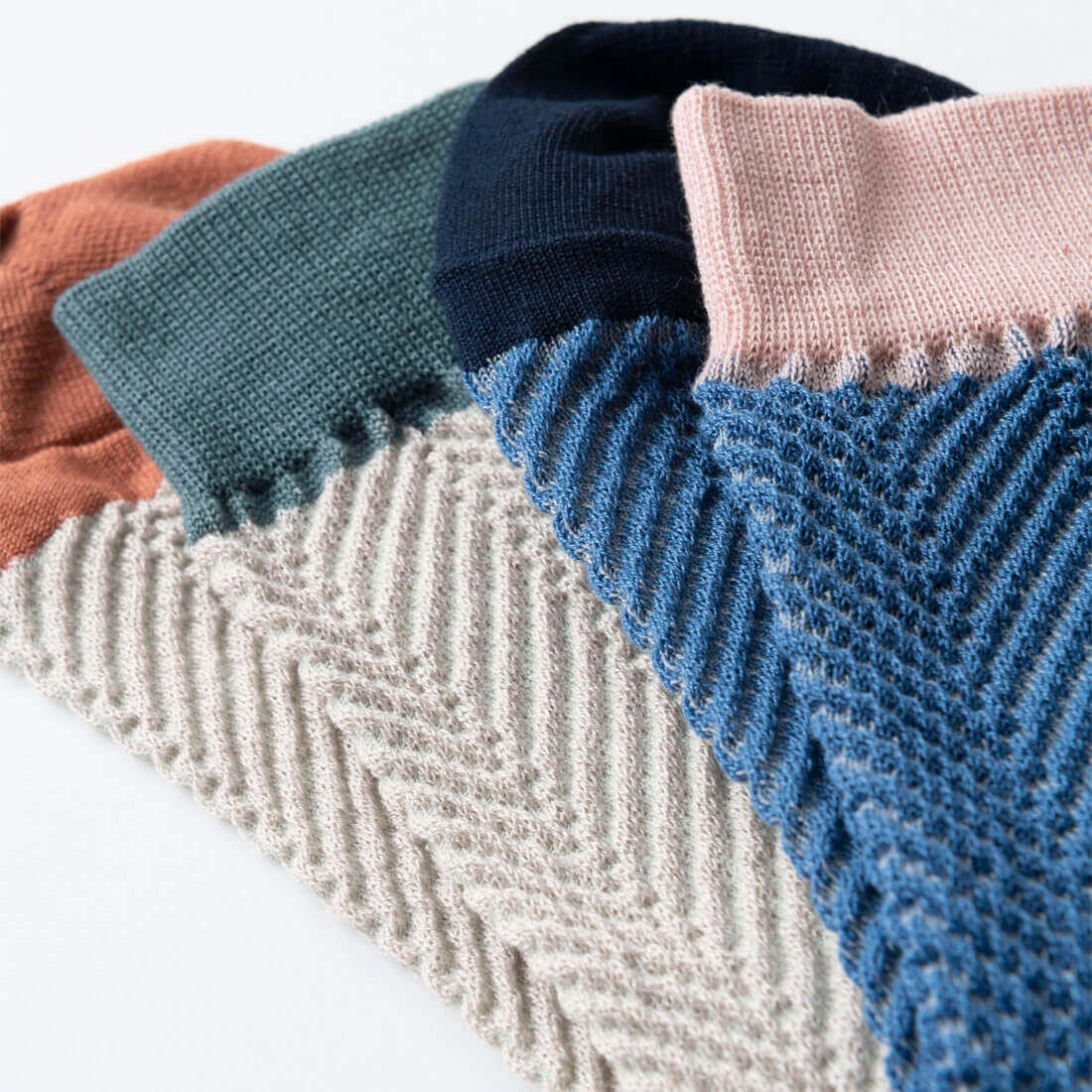 TRICOTE（トリコテ）HERRINGBONEBUMPYSOCKS【ブルー＋ベージュ】