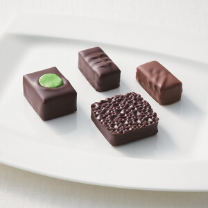 ピエール・エルメ・パリ / アソリュティマンド ショコラ 8個詰合せ