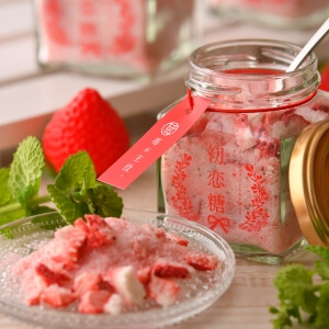 初恋糖（フリーズドライとちおとめ入りグラニュー糖）