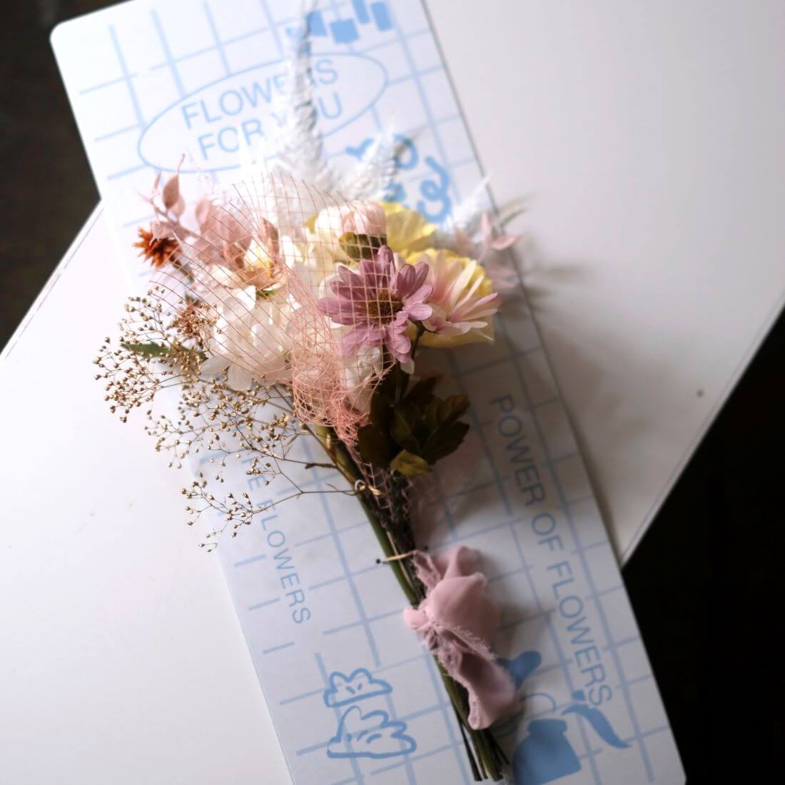 Cuddle アーティフィシャルフラワー　ブーケ 即納可能✳︎アーティフィシャルフラワーブーケ（ホワイト×ベージュ 花束・アレンジメント