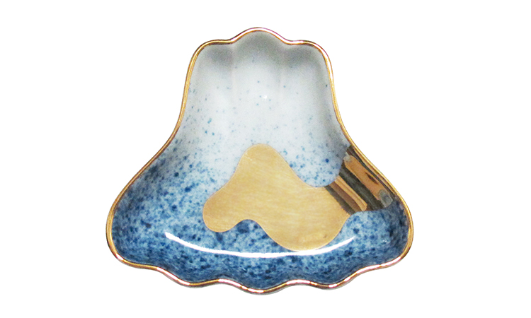 amabro / MAME 豆皿2枚セット 富士と松(吹墨富士形皿×色絵五弁輪花)