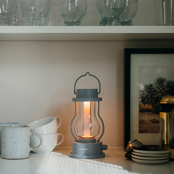 新品　BALMUDA The Lantern グレー LEDランタン BALMUDA BALMUDA The Lantern グレーのギフト通販 - 贈り物、ギフトの