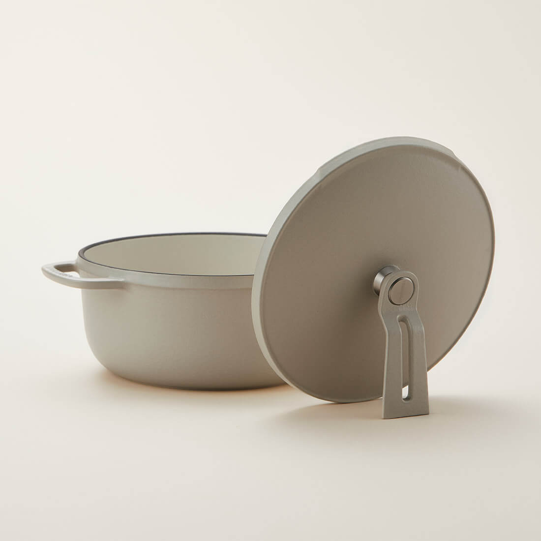 新品 バーミキュラ オーブンポット2 18cm マットリネンベージュ 楽天市場】【公式】バーミキュラ オーブンポット2 18cm マット